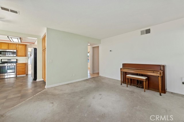 Detail Gallery Image 18 of 38 For 26045 Pinzon Ct, Moreno Valley,  CA 92555 - 4 Beds | 2/1 Baths