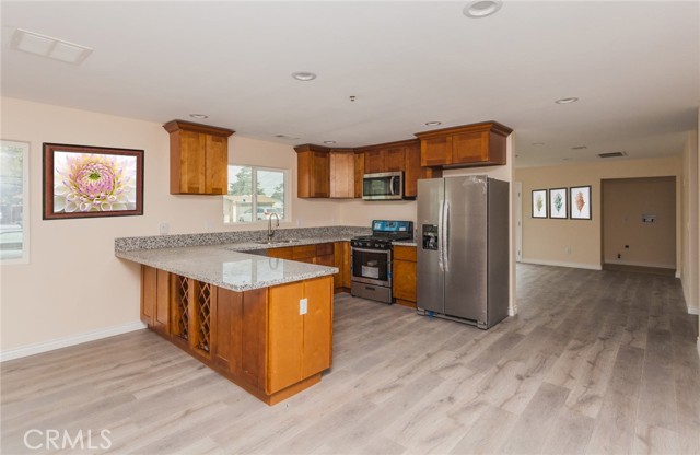 Detail Gallery Image 3 of 6 For 3622 1/2 W Hazard Ave, Santa Ana,  CA 92703 - 2 Beds | 1/1 Baths