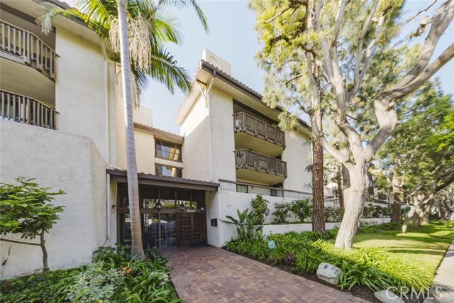 Detail Gallery Image 3 of 55 For 8601 Falmouth Ave #412,  Playa Del Rey,  CA 90293 - 2 Beds | 2 Baths