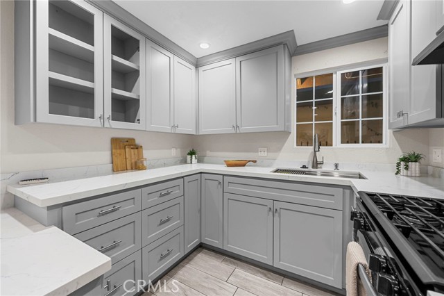 829 Foxworth photo 24