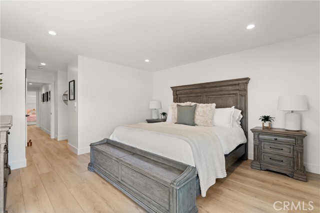 19582 Summer Breeze Lane, Huntington Beach CA: https://media.crmls.org/medias/9d70c6f2-0337-4736-a6de-73962b0e378a.jpg