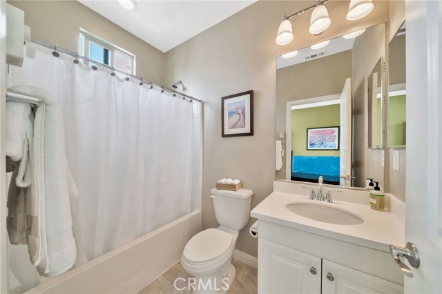 5325 Pacific Terrace, Hawthorne CA: https://media.crmls.org/medias/9d71d9b5-b40d-4369-aa6d-46b6254fc40b.jpg