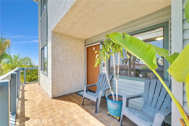 Detail Gallery Image 9 of 46 For 2215 Molino Ave #B,  Signal Hill,  CA 90755 - 2 Beds | 3 Baths