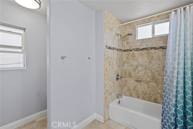2703 Gates AVE, Redondo Beach CA: https://media.crmls.org/medias/9d726b7d-c7dd-4394-9940-aa64d0d19eb9.jpg