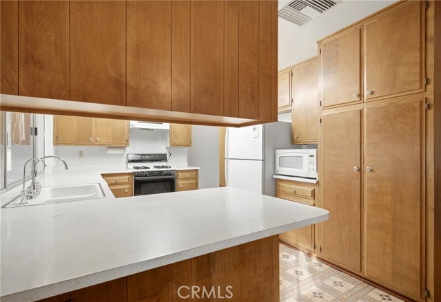 Detail Gallery Image 9 of 27 For 615 Kerilyn Ln, Hemet,  CA 92544 - 2 Beds | 2 Baths