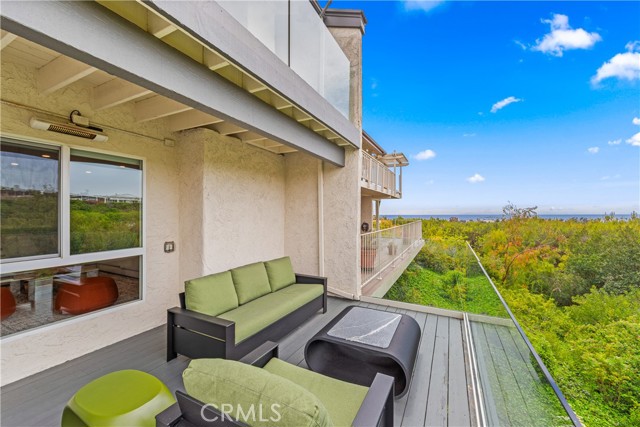 9 Jasmine Creek Dr, Corona del Mar CA: https://media.crmls.org/medias/9d72b2ee-2f0f-49fd-bf4b-a637ad0e3924.jpg