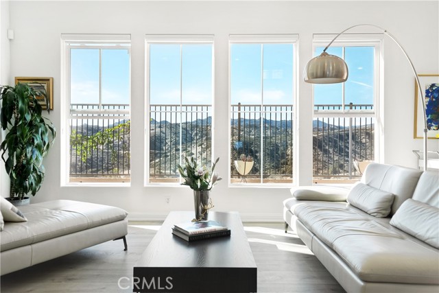 Detail Gallery Image 3 of 26 For 20851 W Acorn Circle, Porter Ranch,  CA 91326 - 4 Beds | 3 Baths