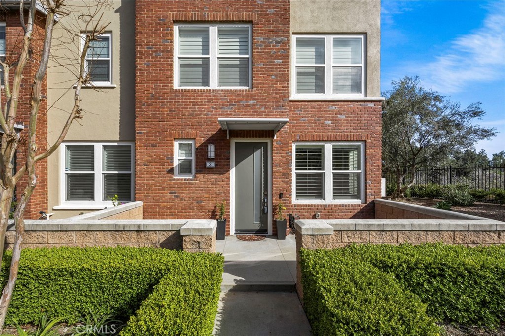 3 Compass Court