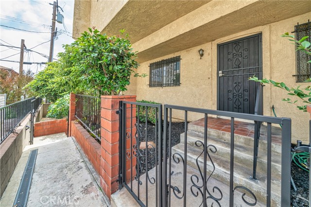 Detail Gallery Image 25 of 29 For 130 N Moore Ave #E,  Monterey Park,  CA 91754 - 3 Beds | 2 Baths