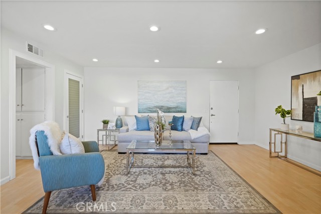 6250 Fulton, 108 photo 7