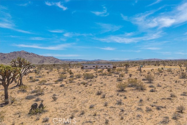 3170 Wesley Road, Joshua Tree CA: https://media.crmls.org/medias/9d73f524-dd02-442d-8809-ee7c9de39a4f.jpg