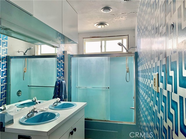 912 Ynez Avenue, Redondo Beach, California 90277, 4 Bedrooms Bedrooms, ,2 BathroomsBathrooms,Residential,Sold,Ynez,SB22045956