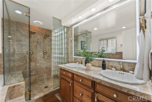 Detail Gallery Image 24 of 43 For 4428 Saugus Ave, Sherman Oaks,  CA 91403 - 4 Beds | 4 Baths