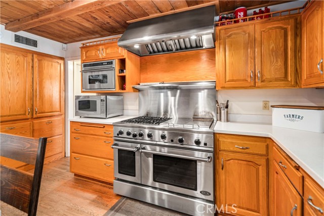 28132 Oak Spring Canyon, Canyon Country CA: https://media.crmls.org/medias/9d751c23-8e2e-42af-aaa7-999bc9da27b2.jpg