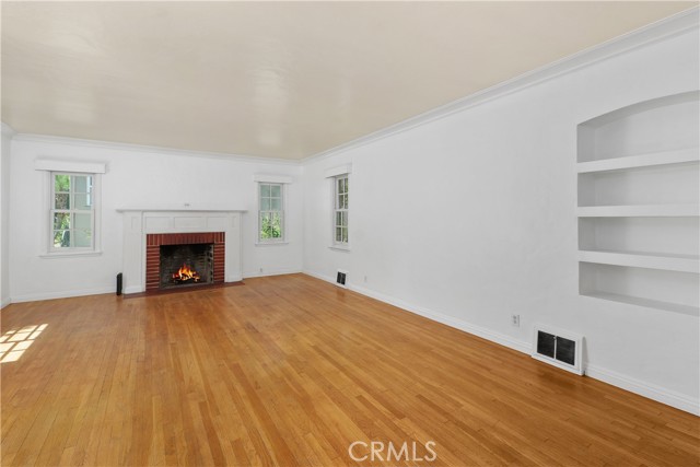 Detail Gallery Image 5 of 35 For 3159 Redwood, Riverside,  CA 92501 - 3 Beds | 2 Baths
