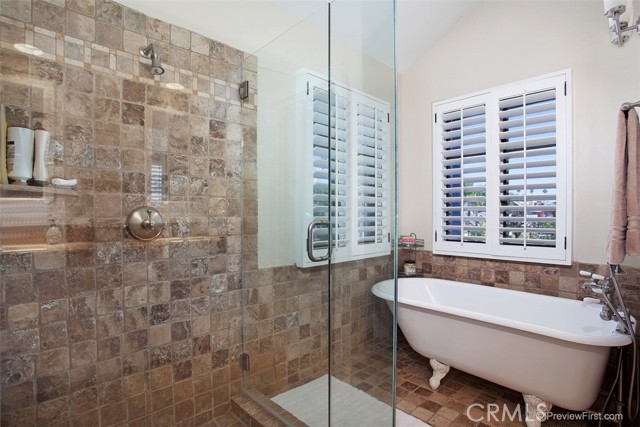 Detail Gallery Image 12 of 25 For 441 Carnation Ave, Corona Del Mar,  CA 92625 - 3 Beds | 2/1 Baths
