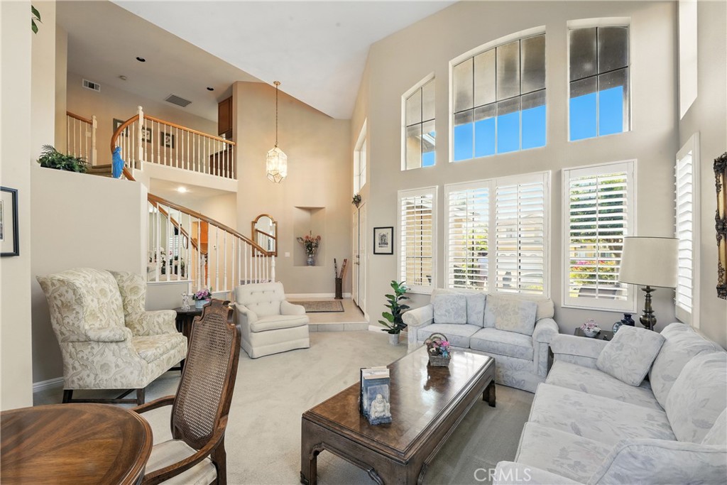 MLS #SW25165479 img 2