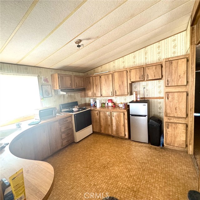 1290 Middlehoff Lane, Oroville CA: https://media.crmls.org/medias/9d768282-b1f5-4a12-81a8-6f5e98471cc9.jpg