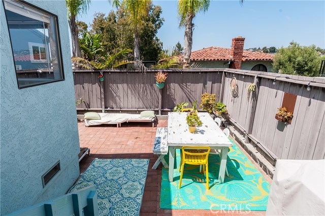 419 24th Street, Hermosa Beach, California 90254, 3 Bedrooms Bedrooms, ,1 BathroomBathrooms,Residential,Sold,24th,SB17141887