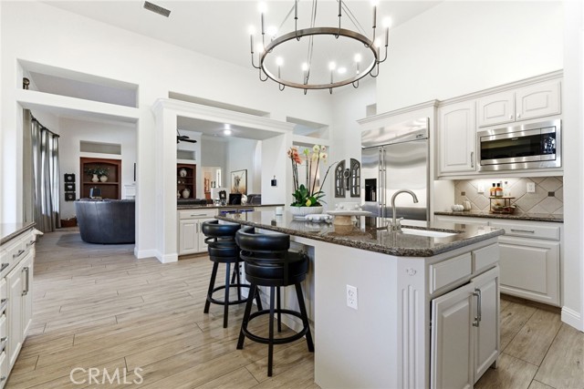 Detail Gallery Image 19 of 66 For 170 W Pioneer Way, Hanford,  CA 93230 - 4 Beds | 3 Baths