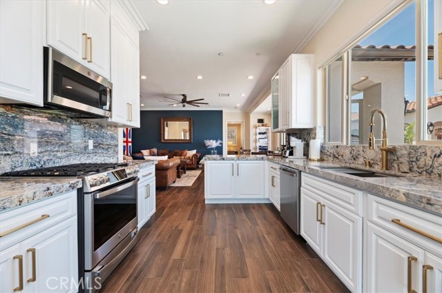 16850 Nandina Avenue, Riverside CA: https://media.crmls.org/medias/9d776925-dedf-4aa7-a4a2-01d168eb31fc.jpg
