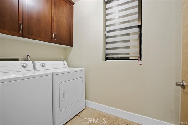 Detail Gallery Image 8 of 20 For 395 E 4th St #19,  Long Beach,  CA 90802 - 3 Beds | 1/1 Baths