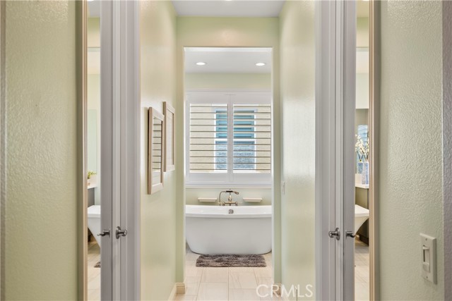 46 Dogwood, Lake Forest CA: https://media.crmls.org/medias/9d779fbf-4d09-4455-a734-78f9ff7ee23f.jpg