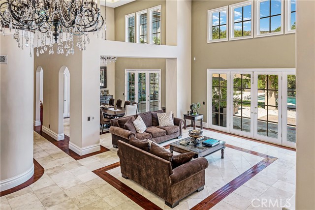 Detail Gallery Image 6 of 41 For 22505 La Quilla Dr, Chatsworth,  CA 91311 - 7 Beds | 8 Baths