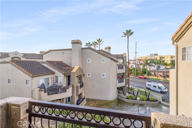 MLS #OC25178232 image #14