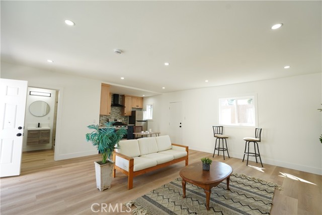 1850 W. 80th Street, Los Angeles CA: https://media.crmls.org/medias/9d77e36f-881b-4f63-8df8-3d22157da2f0.jpg
