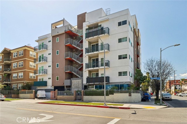 903 S New Hampshire Avenue, Los Angeles CA: https://media.crmls.org/medias/9d78087f-8409-4595-8800-fa15b920fd4c.jpg