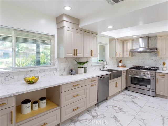 Detail Gallery Image 12 of 33 For 417 S Charvers Ave, West Covina,  CA 91791 - 4 Beds | 3 Baths