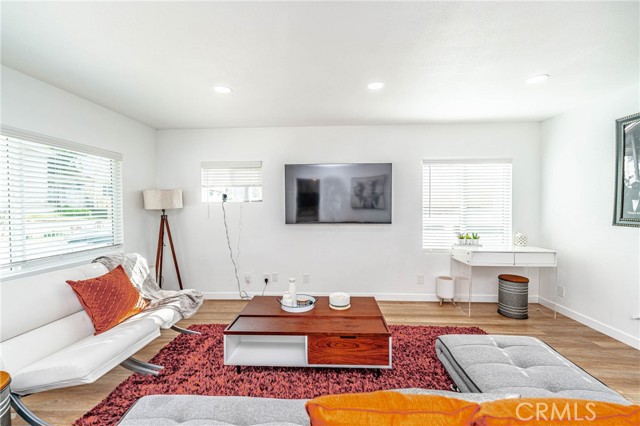 Detail Gallery Image 2 of 38 For 2821 Gay St, Los Angeles,  CA 90065 - 3 Beds | 2 Baths