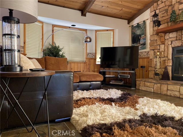 43133 Moonridge Rd, Big Bear CA: https://media.crmls.org/medias/9d79ee25-fad5-403d-80ca-6b5aed7601bd.jpg