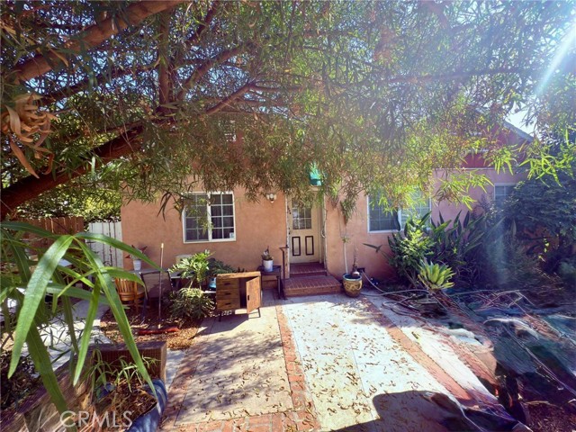 18536 Sunburst Street, Northridge CA: https://media.crmls.org/medias/9d7a0941-8f16-493b-b181-b9b039710a29.jpg