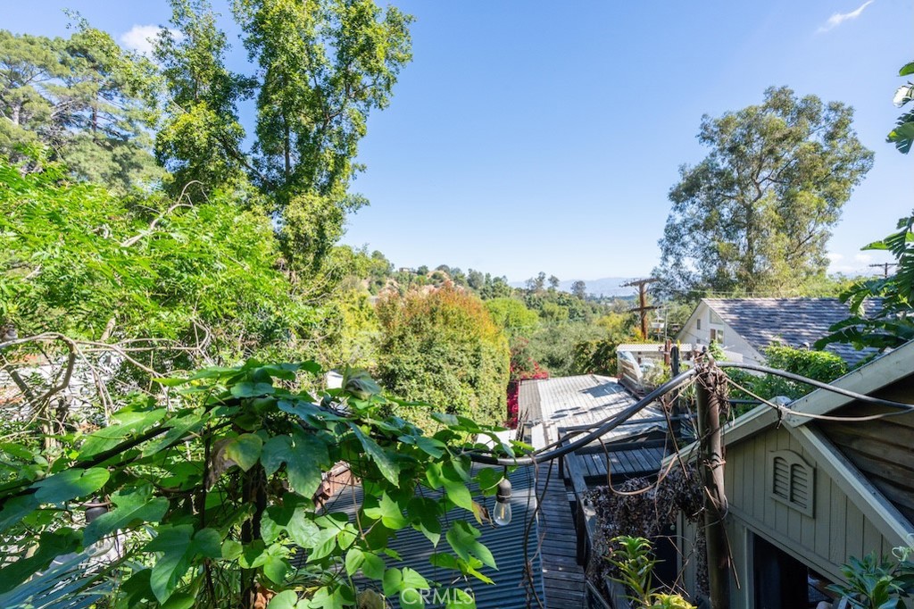 https://media.crmls.org/medias/9d7a8ec3-44a4-47e5-bc51-6609566cdd4b.jpg?preset=X-Large