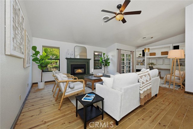 Detail Gallery Image 3 of 37 For 18752 North Shore, Hidden Valley Lake,  CA 95467 - 3 Beds | 2 Baths