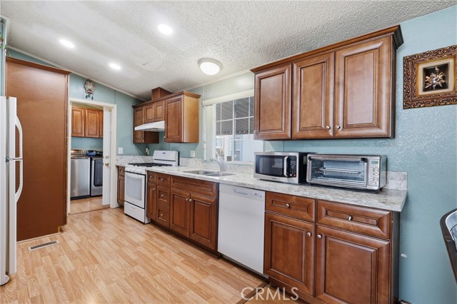 Detail Gallery Image 12 of 30 For 1630 W Covina Bld #83,  San Dimas,  CA 91773 - 3 Beds | 2 Baths