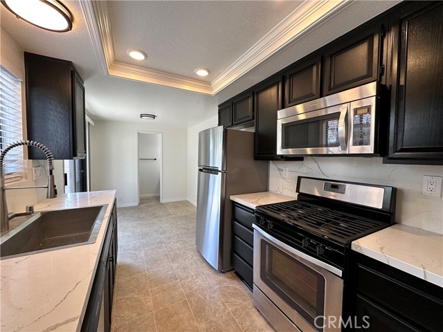 Detail Gallery Image 4 of 18 For 16592 Jib Cir #B,  Huntington Beach,  CA 92649 - 3 Beds | 2/1 Baths