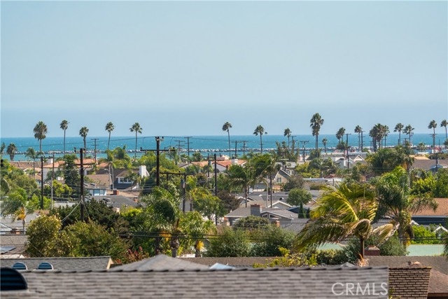 Detail Gallery Image 9 of 25 For 700 Taper Dr, Seal Beach,  CA 90740 - 4 Beds | 3/1 Baths