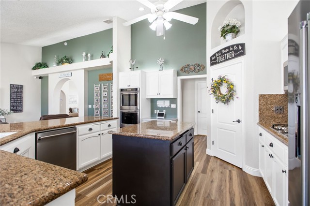 Detail Gallery Image 22 of 72 For 10978 El Centro Rd, Oak Hills,  CA 92344 - 4 Beds | 3 Baths