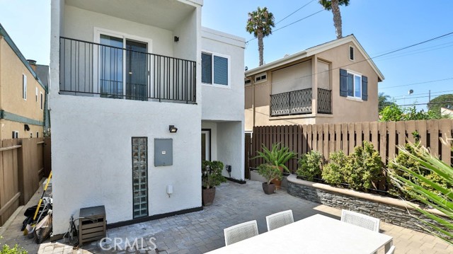 Detail Gallery Image 42 of 52 For 203 Frankfort Ave, Huntington Beach,  CA 92648 - 3 Beds | 2/1 Baths