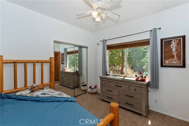 Detail Gallery Image 18 of 32 For 676 Lake Dr, Lake Arrowhead,  CA 92352 - 2 Beds | 2/1 Baths