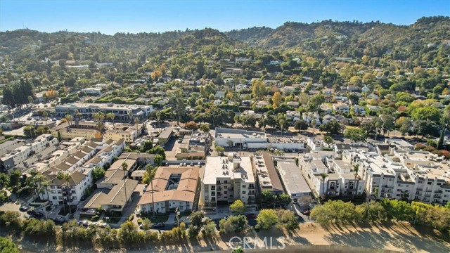 Detail Gallery Image 39 of 45 For 13004 Valleyheart Dr #205,  Studio City,  CA 91604 - 2 Beds | 2/1 Baths