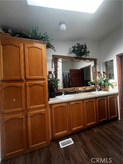 Detail Gallery Image 16 of 36 For 1616 S Euclid #91,  Anaheim,  CA 92802 - 5 Beds | 2 Baths