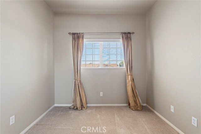 Detail Gallery Image 16 of 29 For 4100 Waterville Ct, Palmdale,  CA 93551 - 6 Beds | 3 Baths