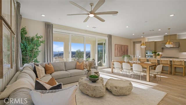 Detail Gallery Image 8 of 35 For 29409 via Diamante, Valencia,  CA 91354 - 3 Beds | 3/1 Baths