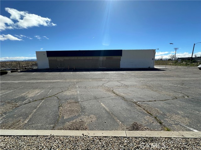 15095 7th Street, Victorville, California 92395, ,Commercial Sale,For Sale,15095 7th Street,CRIV24044327