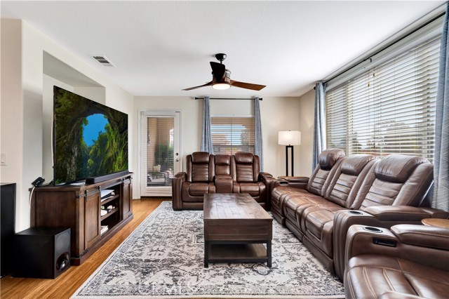 Detail Gallery Image 9 of 27 For 3639 Dunkirk Dr, Oxnard,  CA 93035 - 2 Beds | 2 Baths