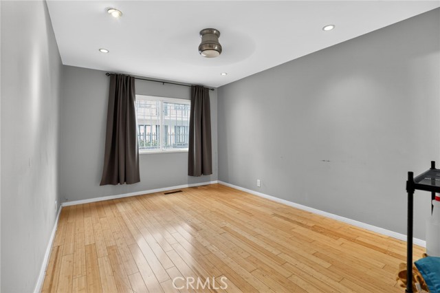 Detail Gallery Image 8 of 30 For 21 Alamitos, Long Beach,  CA 90802 - 2 Beds | 2 Baths